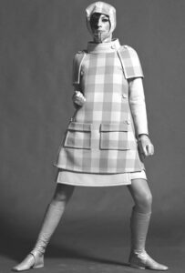 Модель в одежде от бренда Courrèges