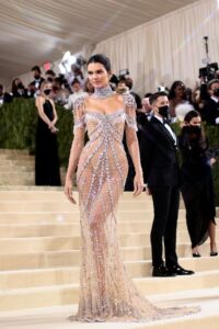 Платье Кендалл Дженнер на Met Gala. Мэттью Уильямс, 2021
